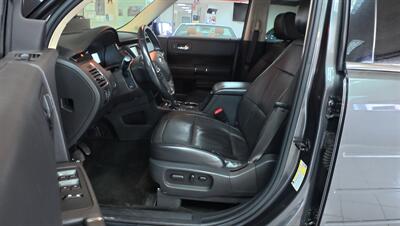 2015 Ford Flex SEL  4DR CROSSOVER   - Photo 9 - Hamilton, OH 45015
