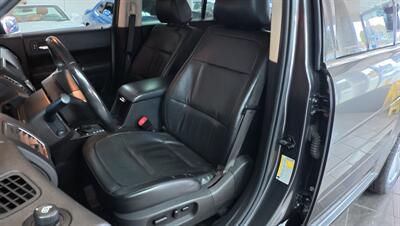 2015 Ford Flex SEL  4DR CROSSOVER   - Photo 10 - Hamilton, OH 45015