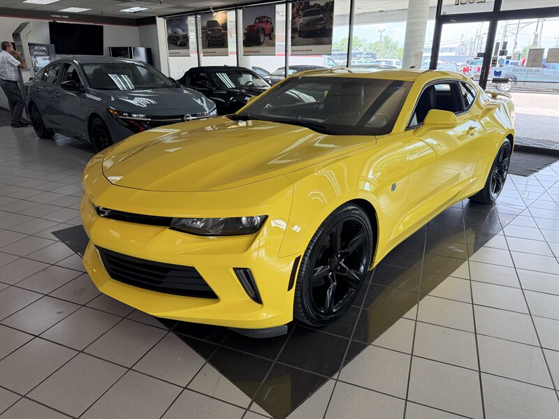 2017 Chevrolet Camaro LT   - Photo 1 - Hamilton, OH 45015
