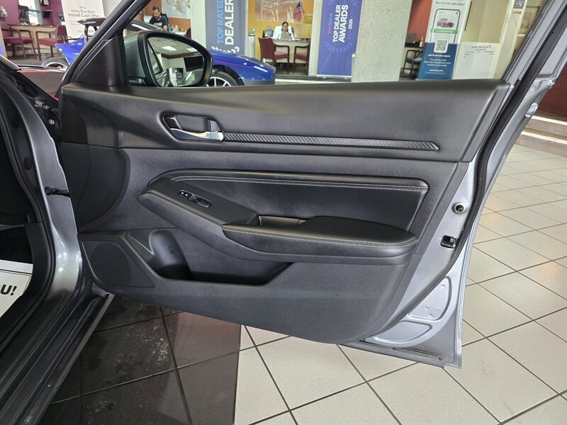 2020 Nissan Altima 2.5 S 4DR SEDAN - Photo 12 - Hamilton, OH 45015