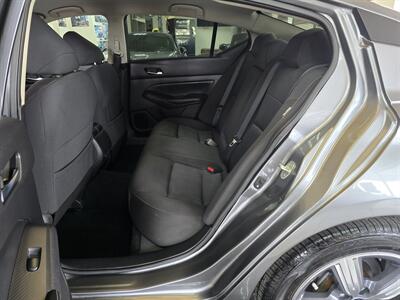 2020 Nissan Altima 2.5 S 4DR SEDAN - Photo 11 - Hamilton, OH 45015