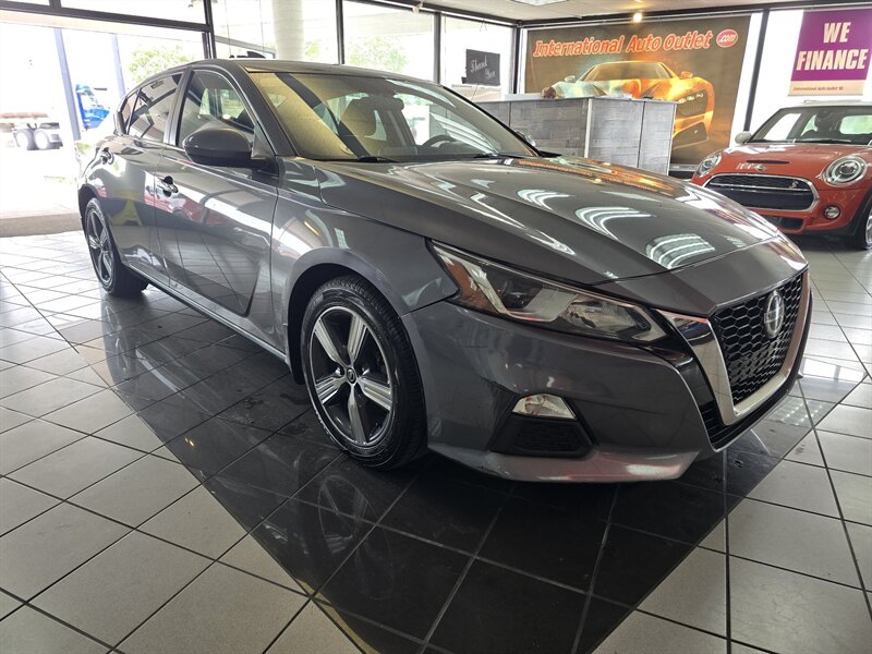 2020 Nissan Altima 2.5 S 4DR SEDAN - Photo 3 - Hamilton, OH 45015