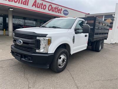 2019 Ford F-350 XL 2DR REGULAR CAB/WB DRW CHASSIS   - Photo 2 - Hamilton, OH 45015