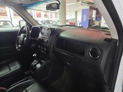 2017 Jeep Patriot High Altitude 4DR SUV   - Photo 12 - Hamilton, OH 45015