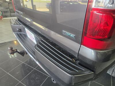 2011 Chevrolet Avalanche LS 4dr Crew Cab 4X4 - Photo 27 - Hamilton, OH 45015