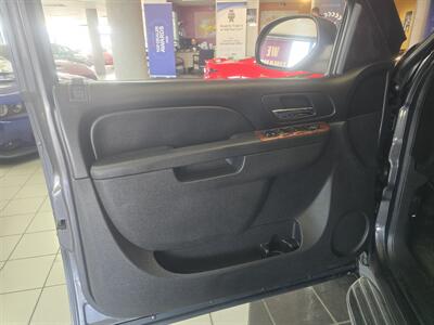 2011 Chevrolet Avalanche LS 4dr Crew Cab 4X4 - Photo 7 - Hamilton, OH 45015