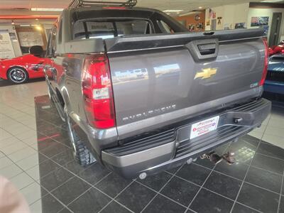 2011 Chevrolet Avalanche LS 4dr Crew Cab 4X4 - Photo 5 - Hamilton, OH 45015