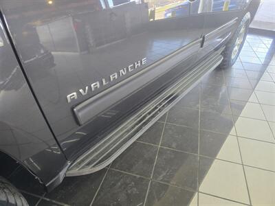 2011 Chevrolet Avalanche LS 4dr Crew Cab 4X4 - Photo 24 - Hamilton, OH 45015