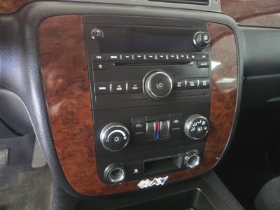 2011 Chevrolet Avalanche LS 4dr Crew Cab 4X4 - Photo 18 - Hamilton, OH 45015