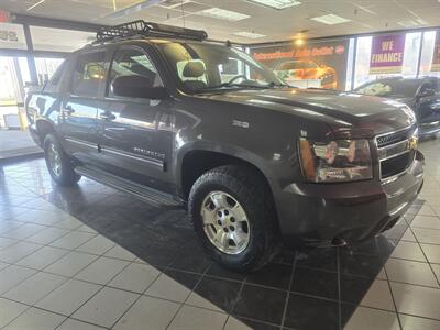 2011 Chevrolet Avalanche LS 4dr Crew Cab 4X4 - Photo 3 - Hamilton, OH 45015