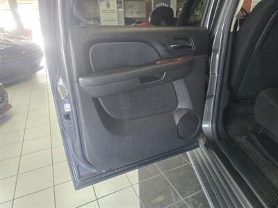 2011 Chevrolet Avalanche LS 4dr Crew Cab 4X4 - Photo 9 - Hamilton, OH 45015