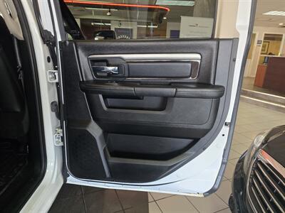 2017 RAM 1500 Night 4DR CREW CAB 4X4/V8   - Photo 13 - Hamilton, OH 45015