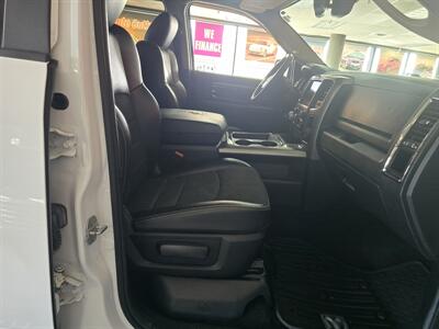 2017 RAM 1500 Night 4DR CREW CAB 4X4/V8   - Photo 12 - Hamilton, OH 45015