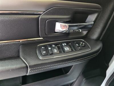 2017 RAM 1500 Night 4DR CREW CAB 4X4/V8   - Photo 16 - Hamilton, OH 45015