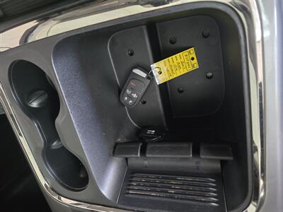 2017 RAM 1500 Night 4DR CREW CAB 4X4/V8   - Photo 18 - Hamilton, OH 45015