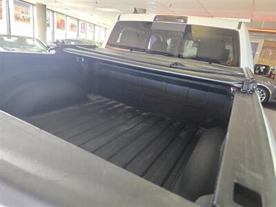 2017 RAM 1500 Night 4DR CREW CAB 4X4/V8   - Photo 32 - Hamilton, OH 45015
