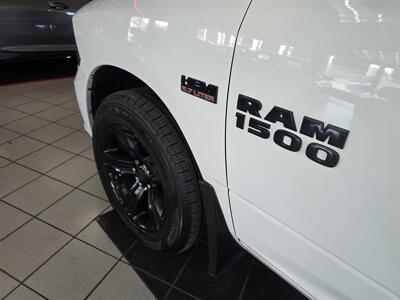 2017 RAM 1500 Night 4DR CREW CAB 4X4/V8   - Photo 34 - Hamilton, OH 45015