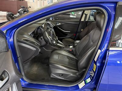 2013 Ford Focus Titanium 4DR HATCHBACK   - Photo 9 - Hamilton, OH 45015