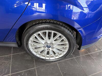 2013 Ford Focus Titanium 4DR HATCHBACK   - Photo 31 - Hamilton, OH 45015