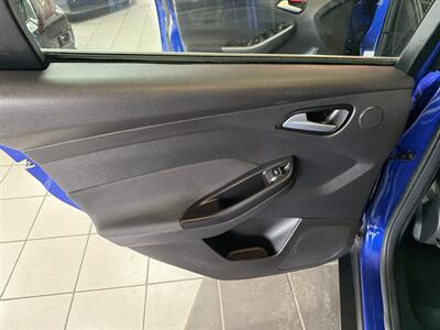 2013 Ford Focus Titanium 4DR HATCHBACK   - Photo 21 - Hamilton, OH 45015