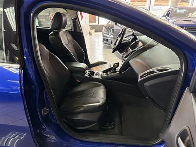 2013 Ford Focus Titanium 4DR HATCHBACK   - Photo 24 - Hamilton, OH 45015