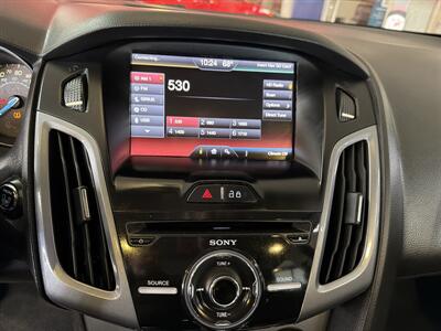 2013 Ford Focus Titanium 4DR HATCHBACK   - Photo 14 - Hamilton, OH 45015