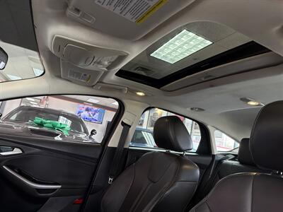 2013 Ford Focus Titanium 4DR HATCHBACK   - Photo 18 - Hamilton, OH 45015