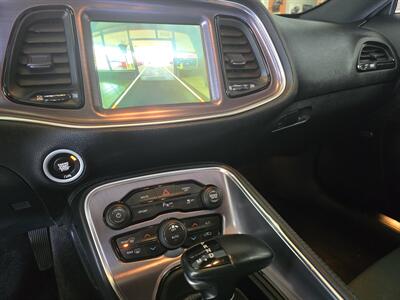 2017 Dodge Challenger R/T 2DR COUPE   - Photo 19 - Hamilton, OH 45015