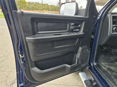 2018 RAM 2500 Tradesman 4DR CREW CAB 4X4/HEMI   - Photo 6 - Hamilton, OH 45015