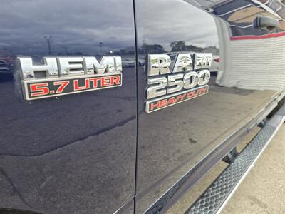 2018 RAM 2500 Tradesman 4DR CREW CAB 4X4/HEMI   - Photo 25 - Hamilton, OH 45015