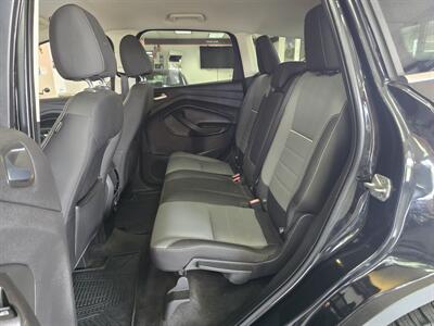 2014 Ford Escape SE 4DR SUV   - Photo 9 - Hamilton, OH 45015