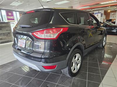 2014 Ford Escape SE 4DR SUV   - Photo 3 - Hamilton, OH 45015