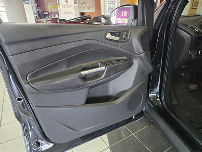 2014 Ford Escape SE 4DR SUV   - Photo 6 - Hamilton, OH 45015