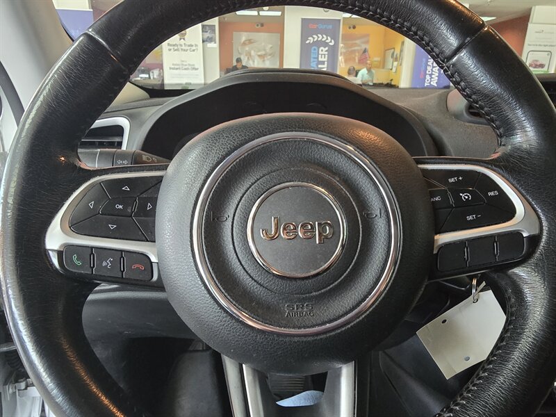 2015 Jeep Renegade Latitude 4DR SUV - Photo 22 - Hamilton, OH 45015