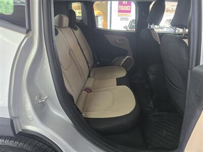 2015 Jeep Renegade Latitude 4DR SUV - Photo 16 - Hamilton, OH 45015