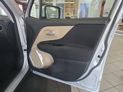 2015 Jeep Renegade Latitude 4DR SUV - Photo 12 - Hamilton, OH 45015