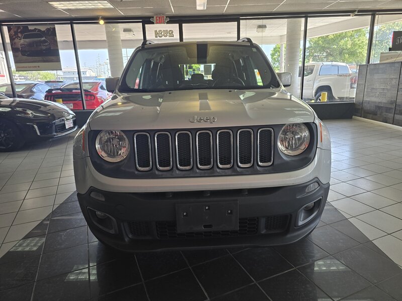 2015 Jeep Renegade Latitude 4DR SUV - Photo 2 - Hamilton, OH 45015