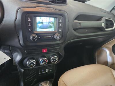 2015 Jeep Renegade Latitude 4DR SUV - Photo 21 - Hamilton, OH 45015