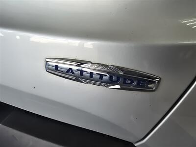 2015 Jeep Renegade Latitude 4DR SUV - Photo 26 - Hamilton, OH 45015