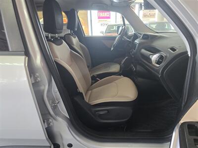 2015 Jeep Renegade Latitude 4DR SUV - Photo 14 - Hamilton, OH 45015
