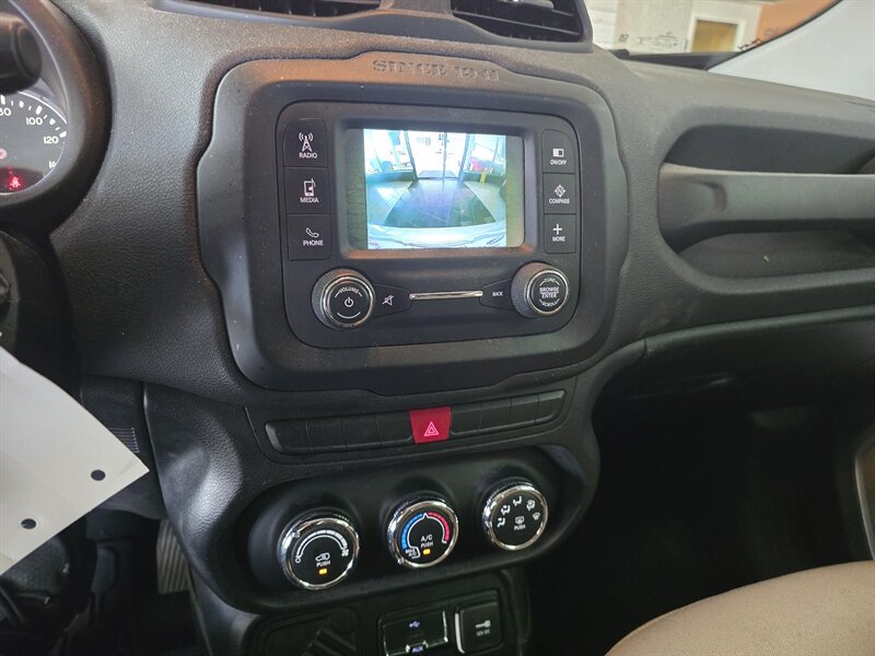 2015 Jeep Renegade Latitude 4DR SUV - Photo 20 - Hamilton, OH 45015