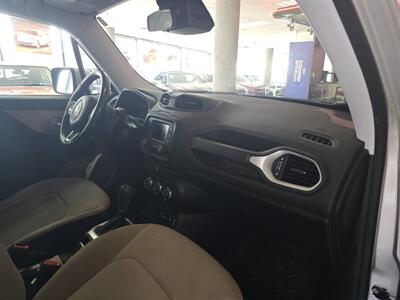 2015 Jeep Renegade Latitude 4DR SUV - Photo 13 - Hamilton, OH 45015