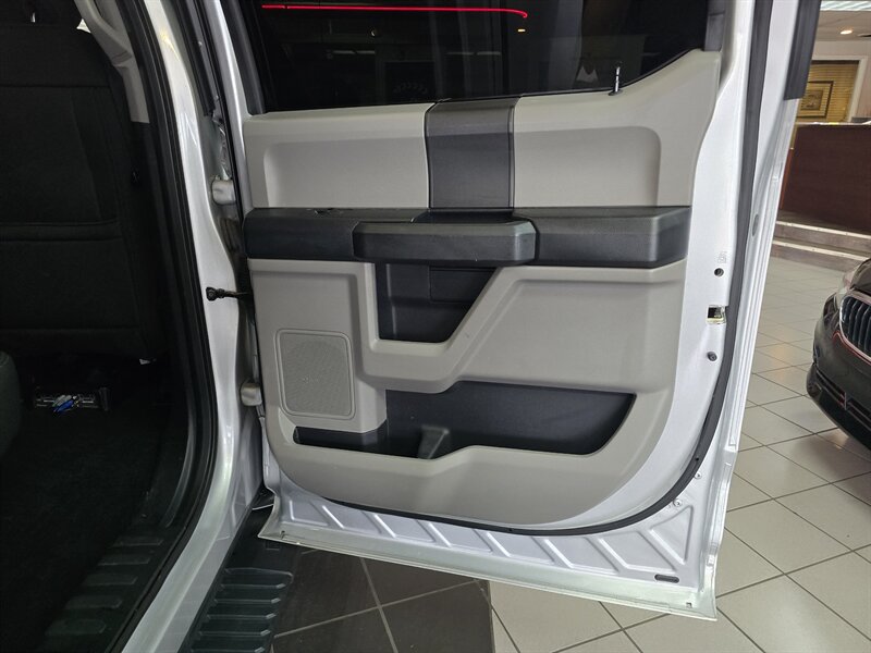 2019 Ford F-150 XL SUPER CREW 4X4 - Photo 17 - Hamilton, OH 45015