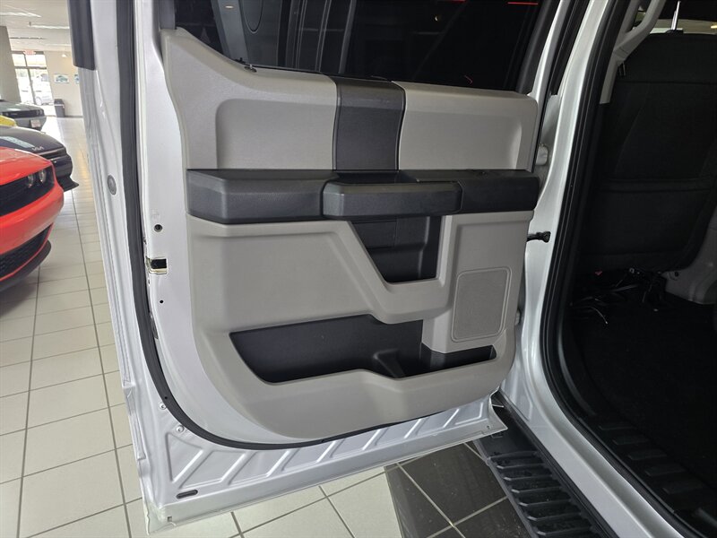 2019 Ford F-150 XL SUPER CREW 4X4 - Photo 10 - Hamilton, OH 45015