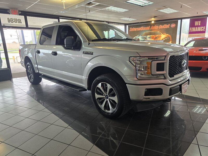 2019 Ford F-150 XL SUPER CREW 4X4 - Photo 3 - Hamilton, OH 45015