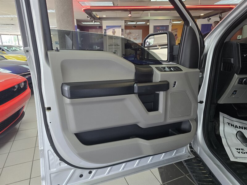 2019 Ford F-150 XL SUPER CREW 4X4 - Photo 7 - Hamilton, OH 45015