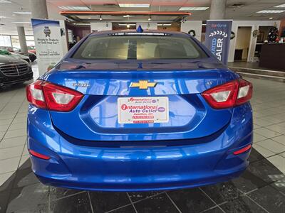 2017 Chevrolet Cruze LT Auto 4DR SEDAN   - Photo 6 - Hamilton, OH 45015