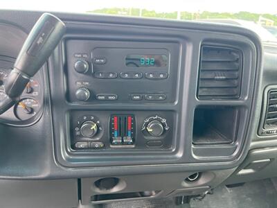 2006 Chevrolet Silverado 1500 Work Truck 2DR REGULAR CAB   - Photo 15 - Hamilton, OH 45015