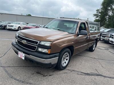 2006 Chevrolet Silverado 1500 Work Truck 2DR REGULAR CAB   - Photo 2 - Hamilton, OH 45015