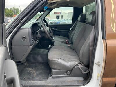 2006 Chevrolet Silverado 1500 Work Truck 2DR REGULAR CAB   - Photo 9 - Hamilton, OH 45015